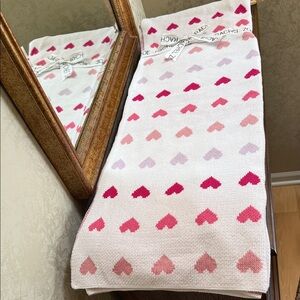Rachel Zoe White Throw with Pink and Red Heart Pattern. Oversized 50” x 70”.